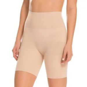 SPANX 🪄 MAGIC SHORTS 🪄 Assets by Sara Blakely Women's 245 SS Mid Thigh S…‎